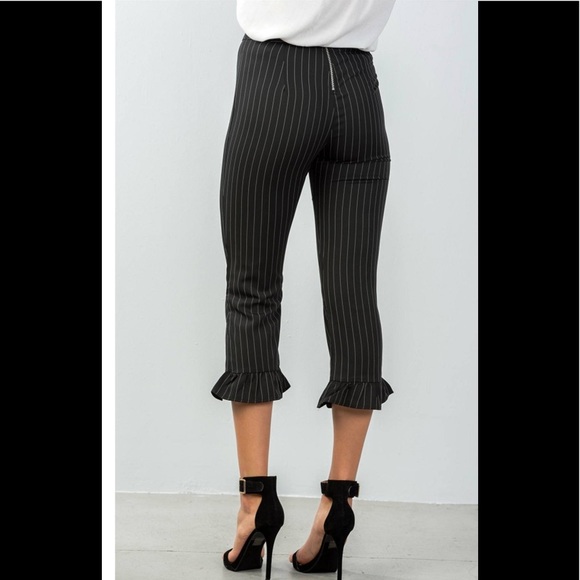 Pin stripes ruffle hem culottes pants - Picture 2 of 2